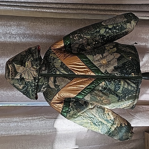 NWT Farm Rio Reversible Green Cool Leopard Puffer Jacket - Size Large - Picture 4 of 11